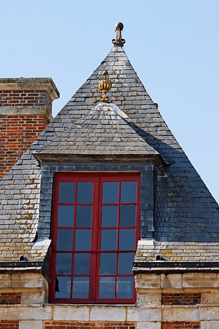 Chateau du Champ de Bataille-014